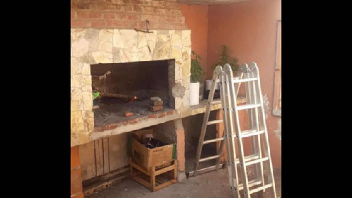 Casa ID.8925 - Venta Casa Con Renta 2 Dormitorios Patio Parrillero Garage En Colón