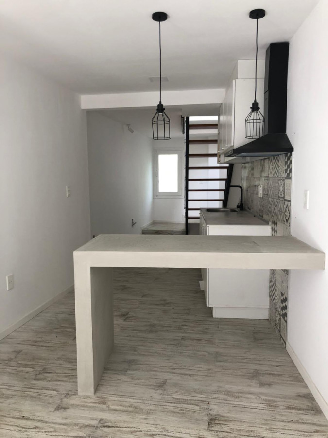 Casa ID.12917 - Alquiler Casa PH 1 Dormitorio Dos Patios Grandes Punta Gorda