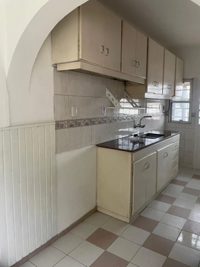 Casa ID.12948 - Alquiler Casa De Altos 2 Dormitorios Sobre Avenida Terraza Con Parrillero Sin Gastos En Larrañaga