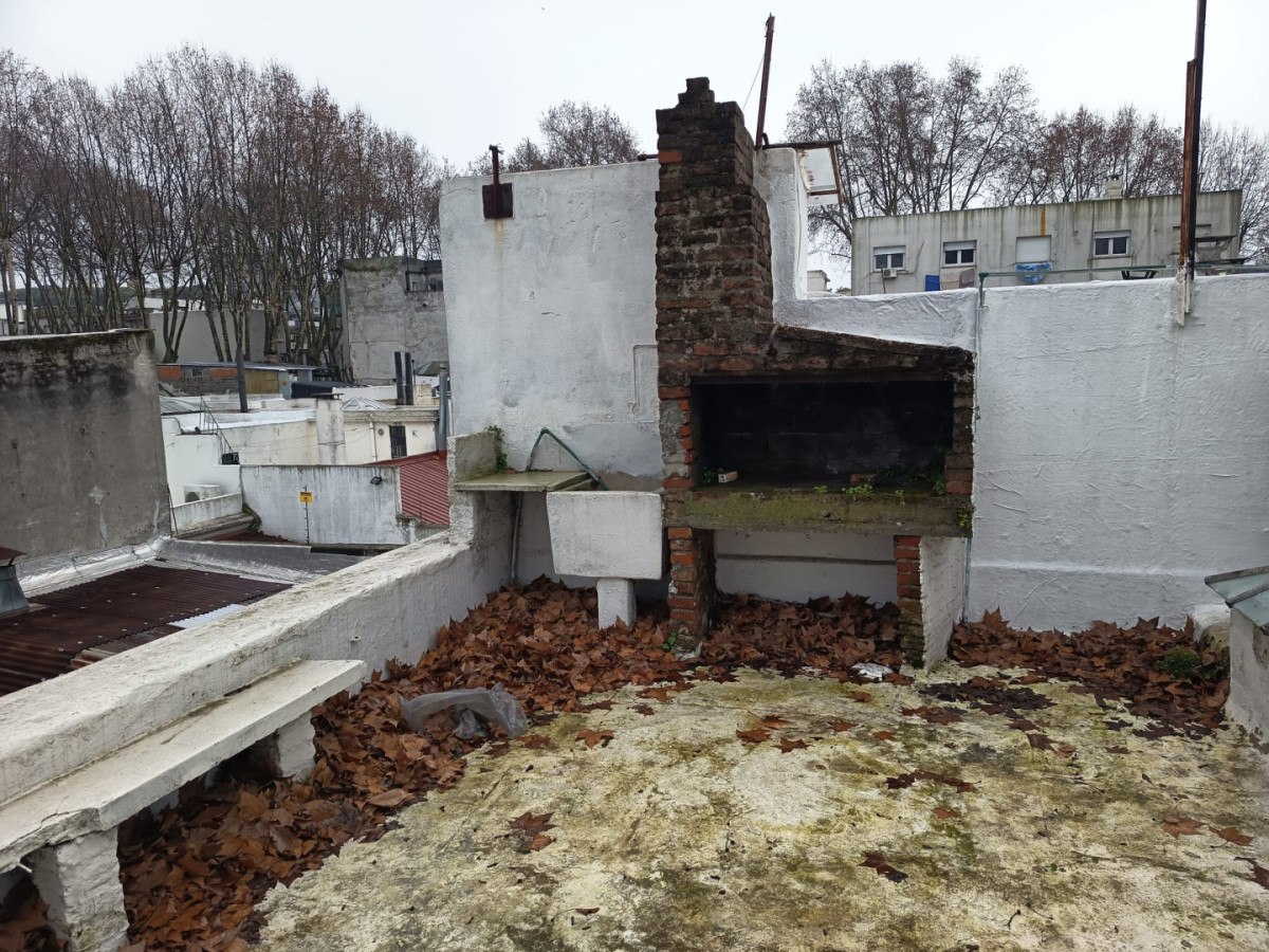 Casa ID.6763 - Venta Casa A Reciclar En Parque Rodó Para Vivienda O Empresa