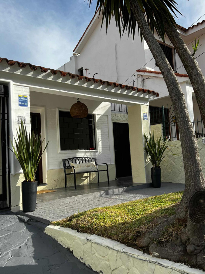 Casa ID.7327 - Hermosa Casa De 2 Dorm, Cochera, Parrillero, Barbacoa En Malvin