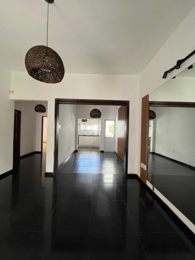 Casa ID.7327 - Hermosa Casa De 2 Dorm, Cochera, Parrillero, Barbacoa En Malvin