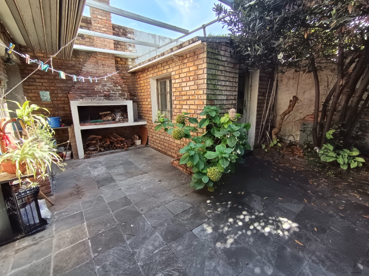 Casa ID.12015 - Venta Casa Dúplex Excelente Estado Garaje En Jacinto Vera