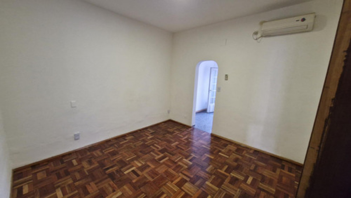 Casa ID.10713 - Alquiler Casa 2 Dormitorios Frente y Fondo En Parque Batlle