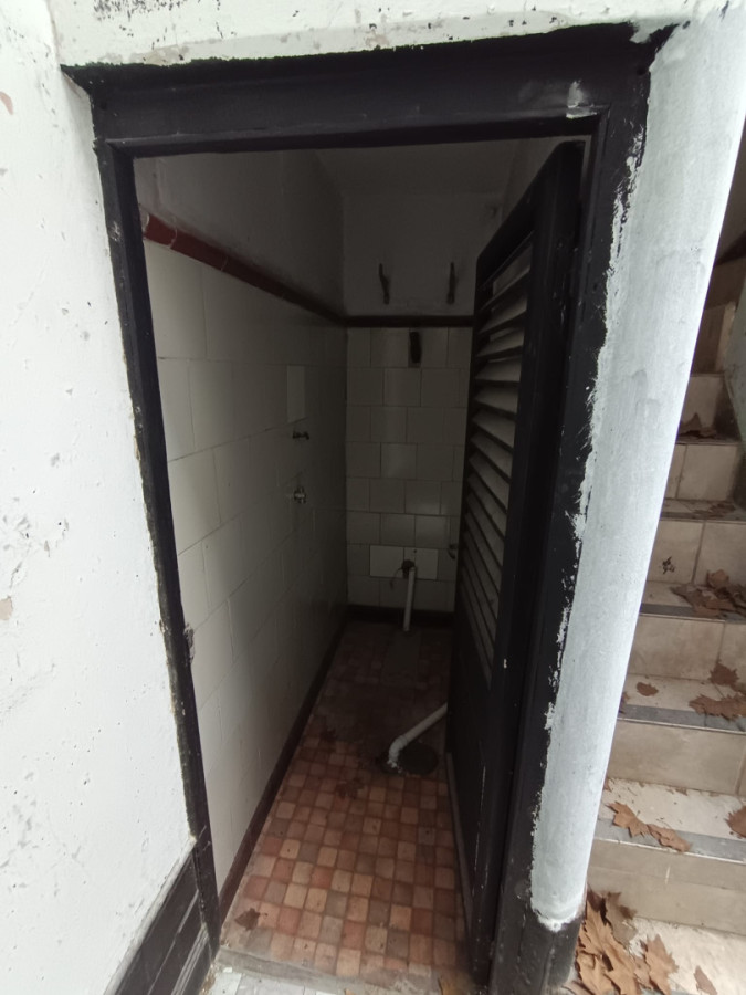 Casa ID.6763 - Venta Casa A Reciclar En Parque Rodó Para Vivienda O Empresa