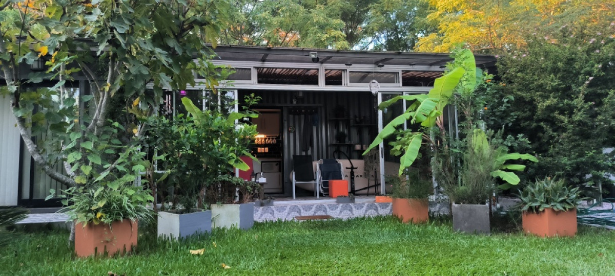 Casa ID.9028 - Venta Casa Gran Terreno 1 Dormitorio Piscina Parrillero En El Pinar