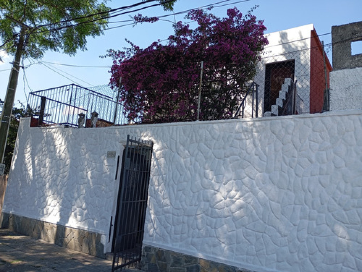 Casa ID.11414 - ALQUILER DE HERMOSA CASA DE CUATRO DORMITORIOS EN VILLA ESPAÑOLA