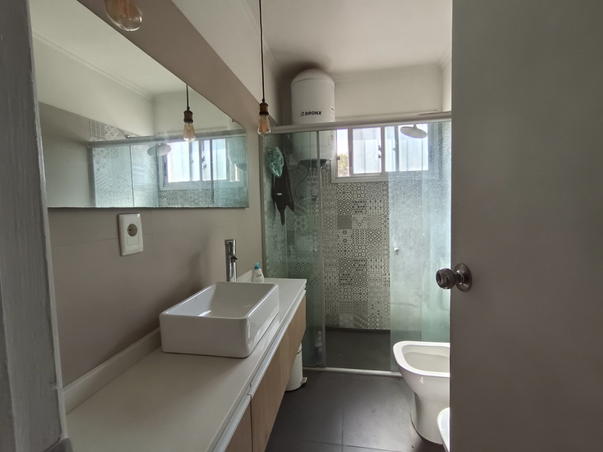 Casa ID.12015 - Venta Casa Dúplex Excelente Estado Garaje En Jacinto Vera