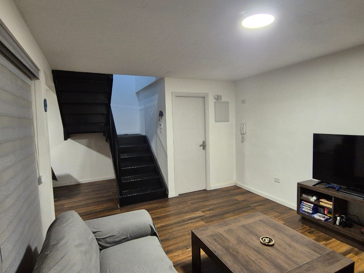 Casa ID.7631 - Hermoso Dúplex De 2 Dorm Con Patio y Parrillero En La Union