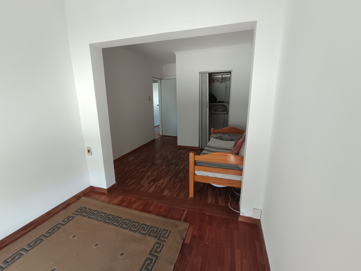 Casa ID.12015 - Venta Casa Dúplex Excelente Estado Garaje En Jacinto Vera