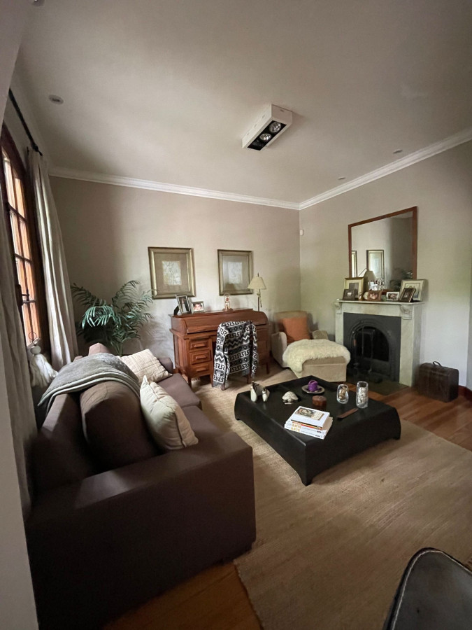 Casa ID.9964 - Venta Confortable Casa 4 Dormitorios, 3 Baños En Punta Carretas