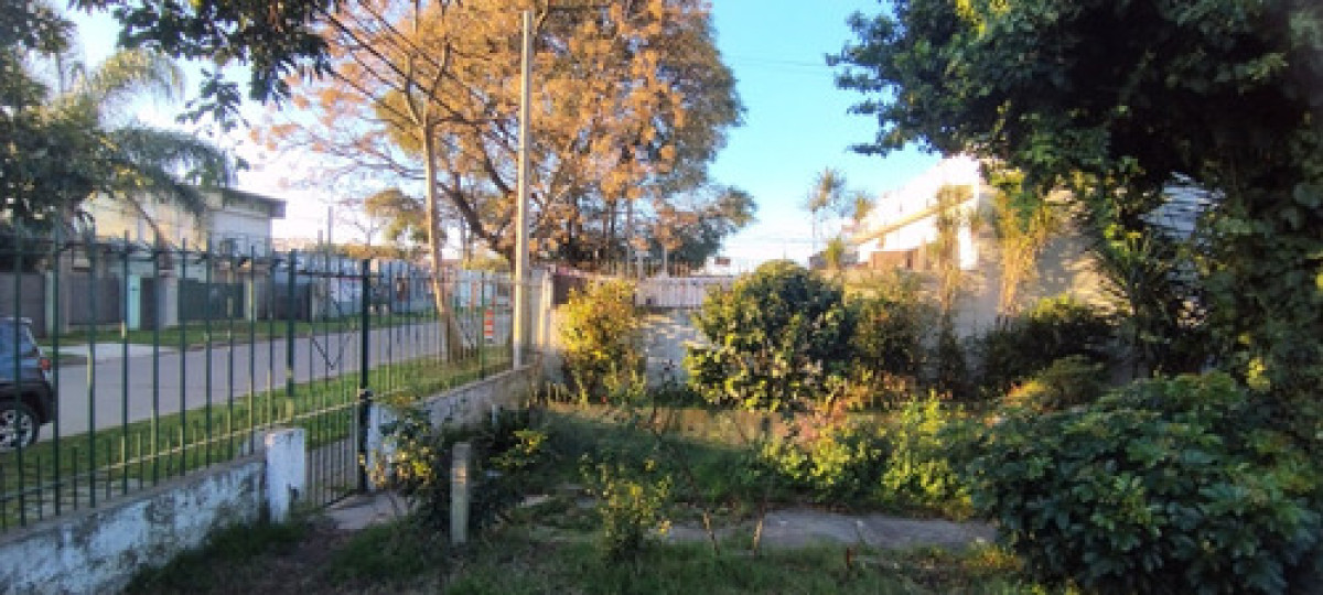 Casa ID.5599 - Venta De 2 Casas En El Mismo Terreno En Belvedere 6 Dormitorios 2 Baños !