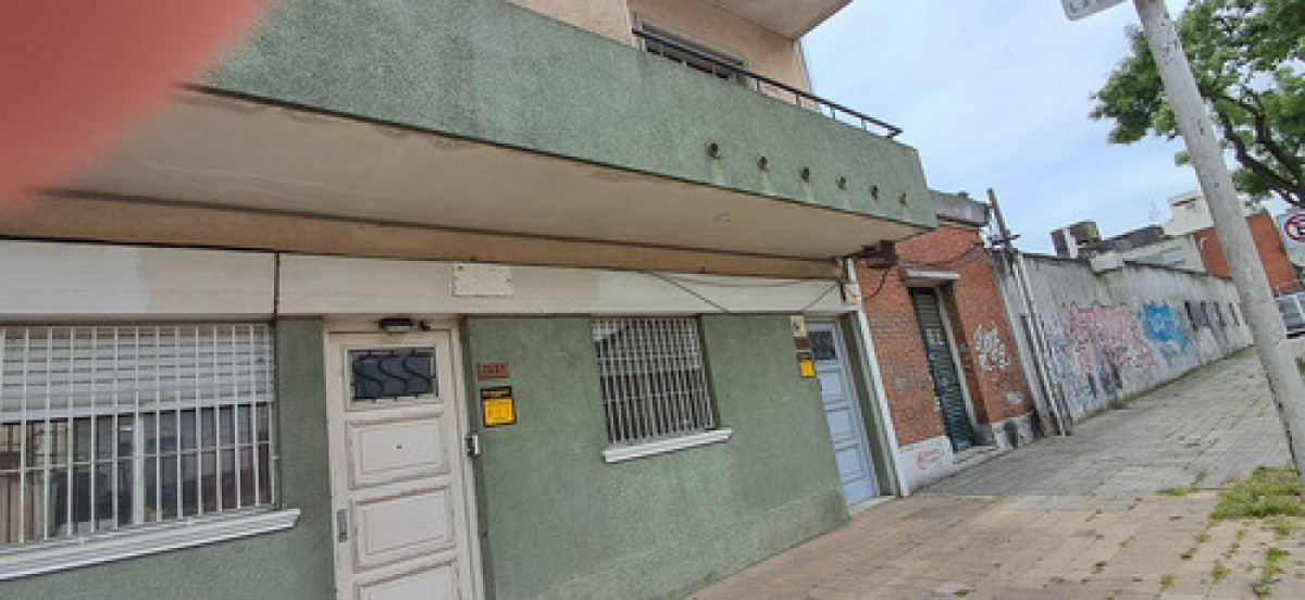Casa ID.11527 - Alquiler De Casa Planta Alta 2 Dormitorios Con Parrillero En Tres Cruces