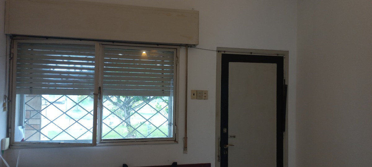 Casa ID.4758 - Venta Casa 2 Dormitorios Cochera 2 Autos Patio Peñarol Jardín