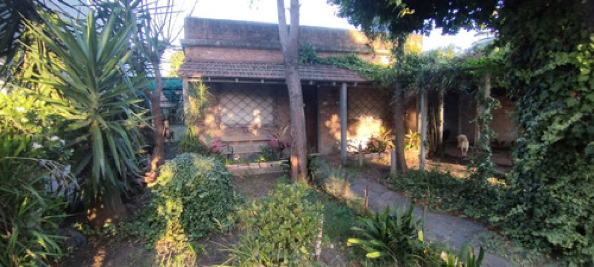 Casa ID.5599 - Venta De 2 Casas En El Mismo Terreno En Belvedere 6 Dormitorios 2 Baños !