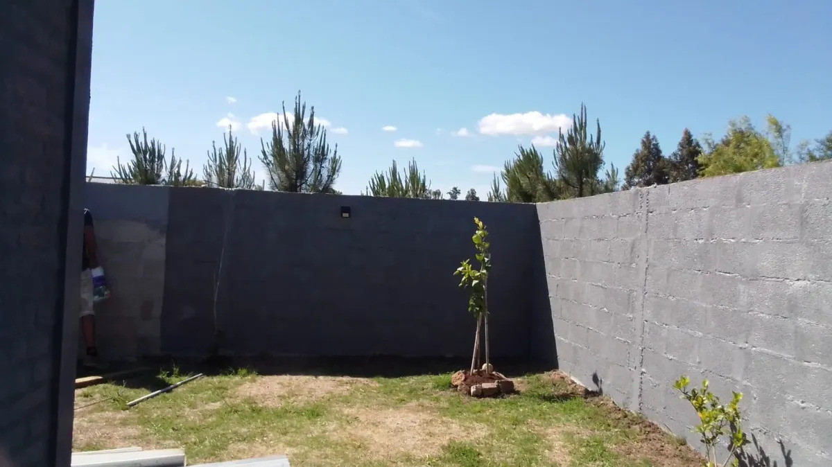 Casa ID.10704 - Linda Casa en Salinas De 3 Dormitorios Con Cochera Y Jardin