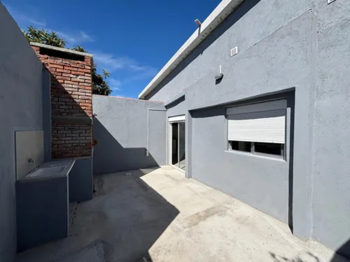 Casa ID.10570 - Hermosa Casa Con 2 Dorm Cochera Patio Con Parrillero