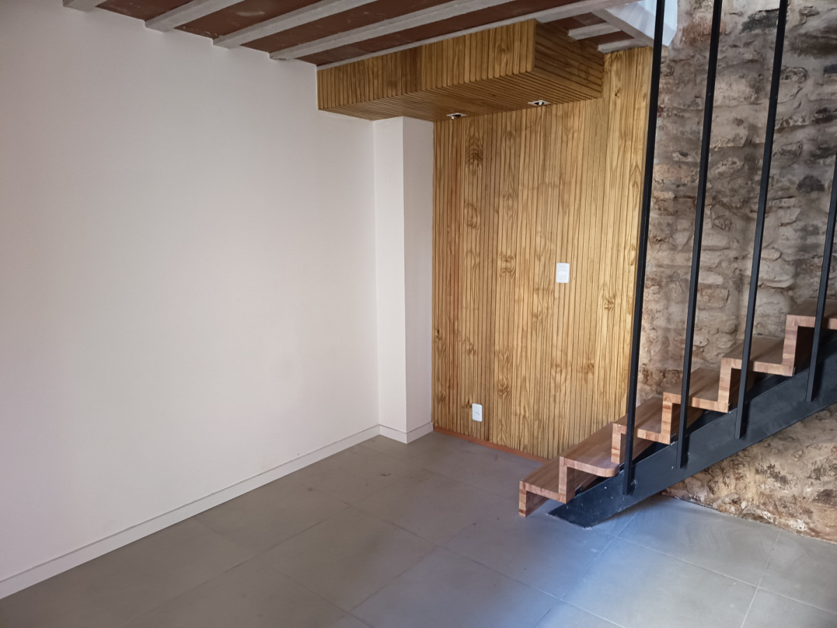 Casa ID.12922 - Casa PH Reciclada 2 Dormitorios Sin GC Cordón Azotea 