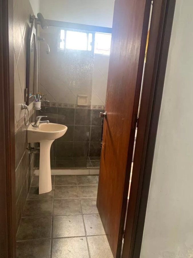 Casa ID.4426 - Venta Casa Para Vivienda O Local Muy Bien Ubicada