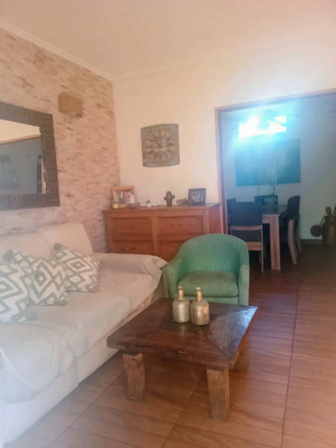 Casa ID.9677 - Hermosa Casa De 4 Dorm Cochera Jardín Terraza Parrillero