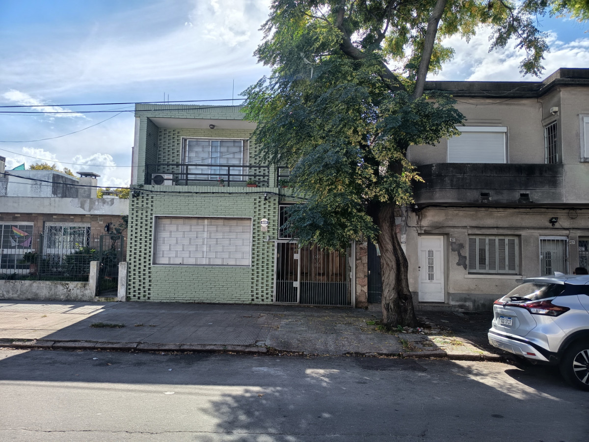 Casa ID.12015 - Venta Casa Dúplex Excelente Estado Garaje En Jacinto Vera