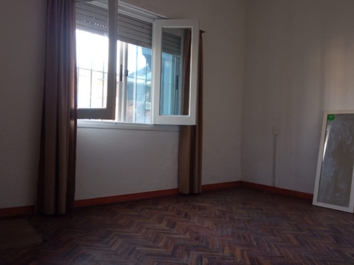 Casa ID.10201 - Alquiler Casa 2 Dormitorios, Altillo, Azotea En Aguada