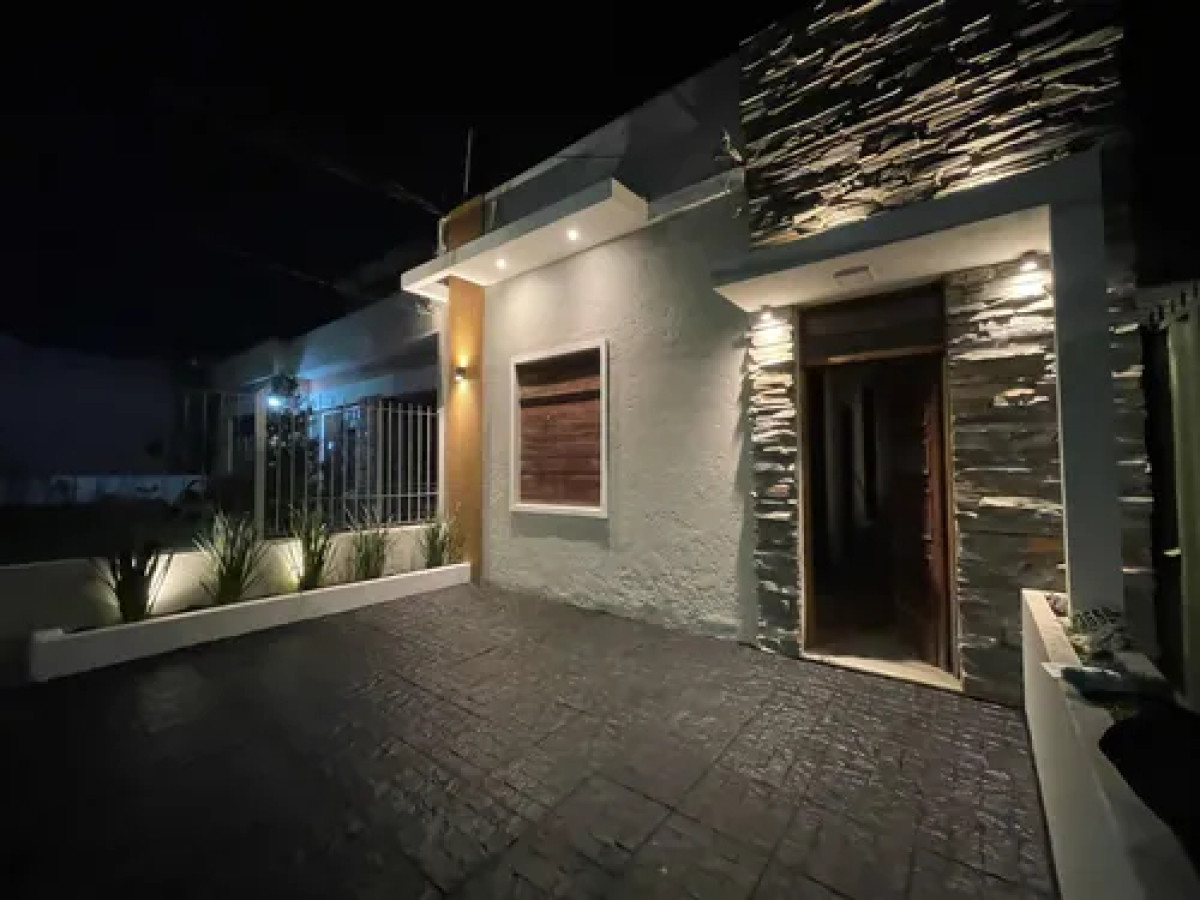 Casa ID.10724 - Hermosa Casa De 3 Dorm Con Cochera, Terraza y Parrillero