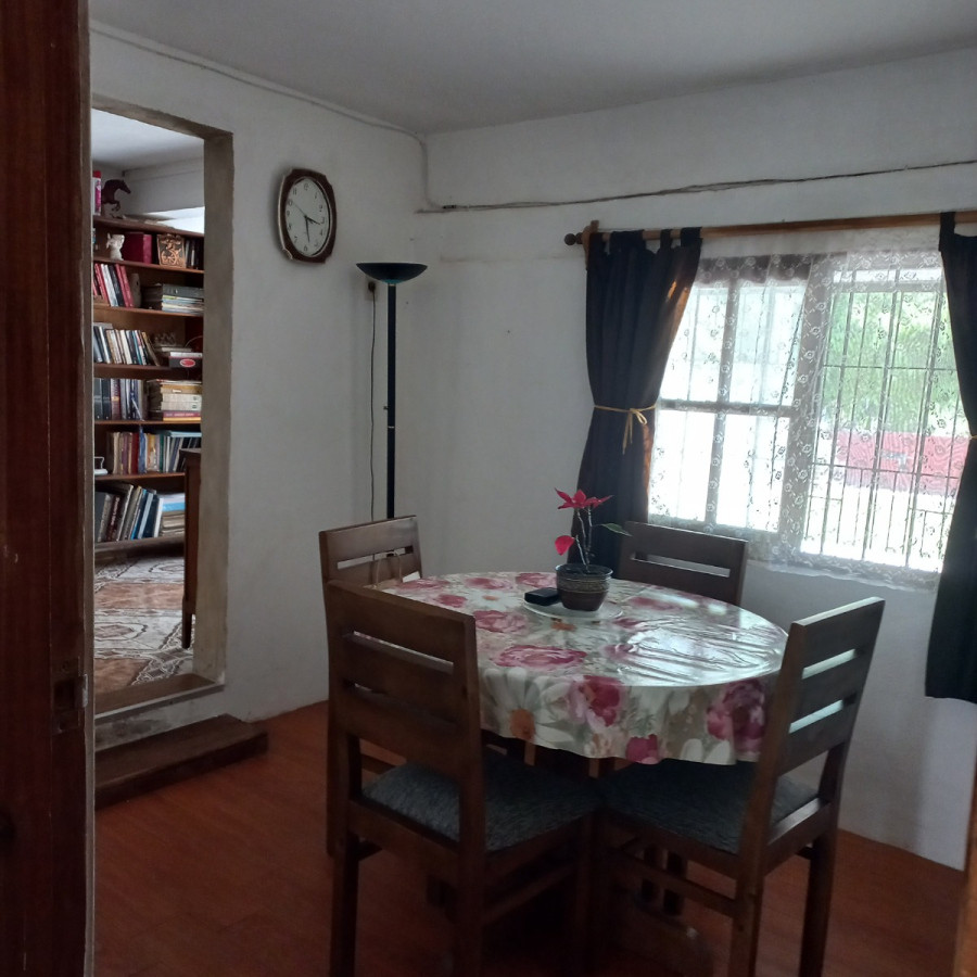 Casa ID.8307 - Casa Grande En Venta 2 Dormitorios Parrillero Garage Colon