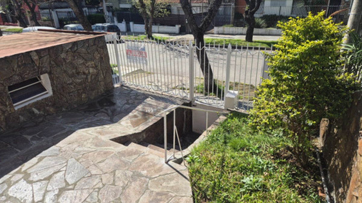 Casa ID.10926 - Casa Remodelada 2 Dormitorios Patio Cochera En Atahualpa