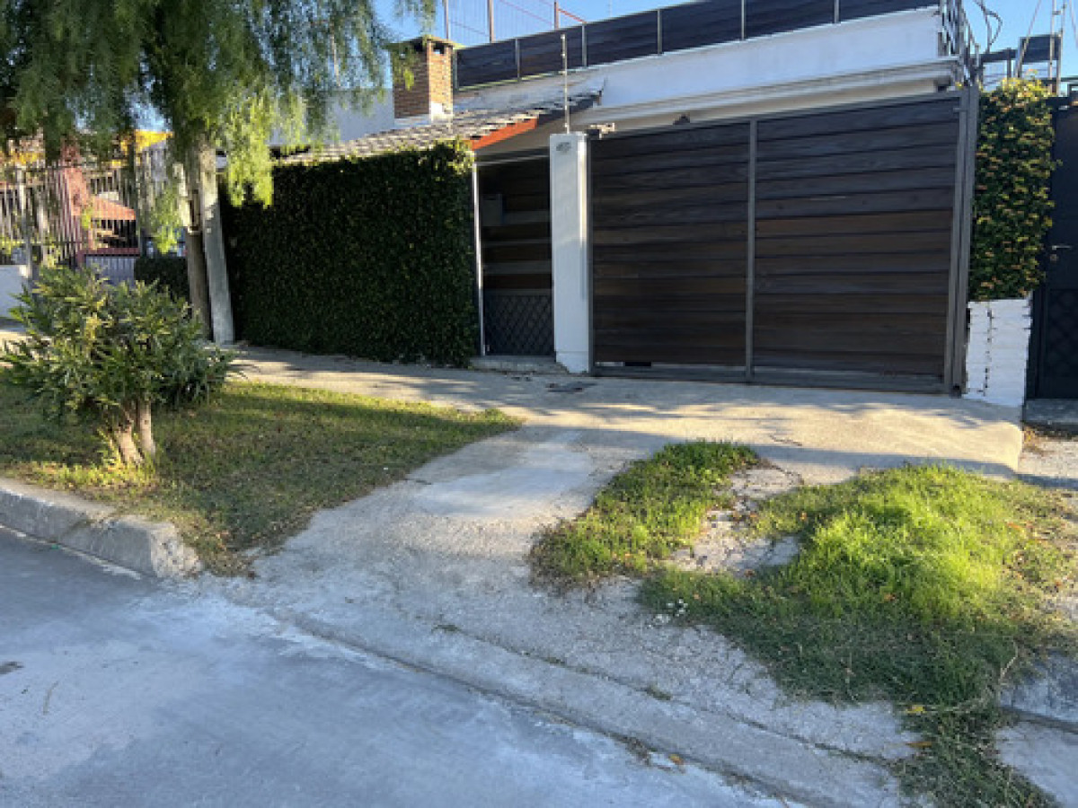 Casa ID.12291 - Alquiler Casa 2 Dormitorios Cochera Parrillero Sayago