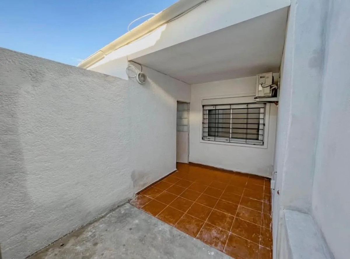 Casa ID.13132 - Alquiler Casa De 1 Dormitorio Con Cochera Sin Gastos Comunes En Buceo