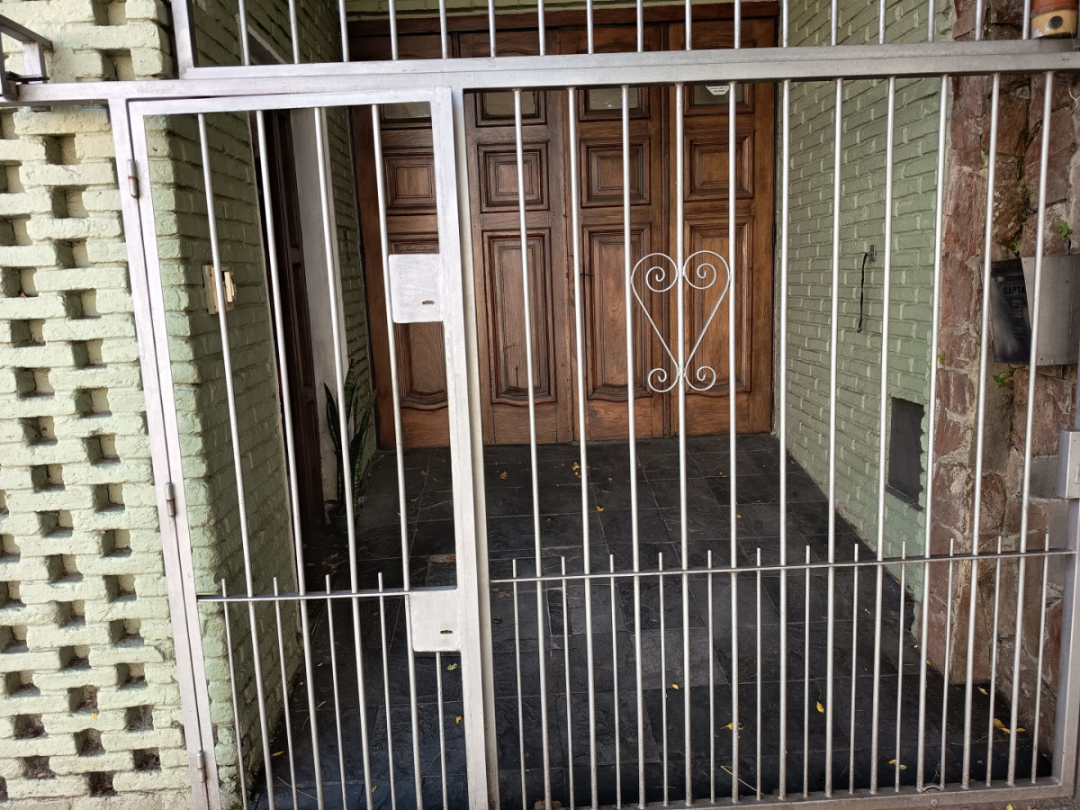 Casa ID.12015 - Venta Casa Dúplex Excelente Estado Garaje En Jacinto Vera