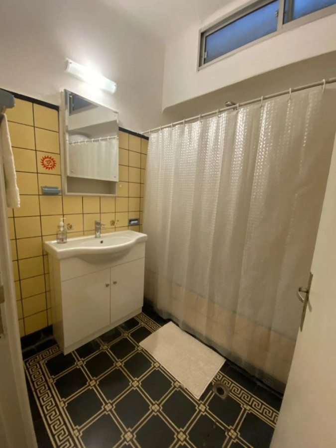 Casa ID.12575 - Alquiler Casa 2 Dormitorios 2 Baños Patio Sin Gastos Pocitos
