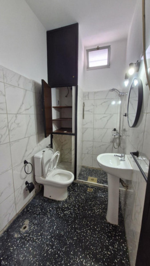 Casa ID.10713 - Alquiler Casa 2 Dormitorios Frente y Fondo En Parque Batlle