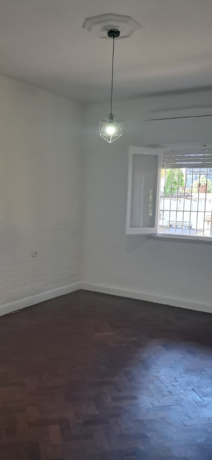 Casa ID.11060 - Alquiler Casa De Altos 2 Dormitorios Parrillero En Brazo Oriental