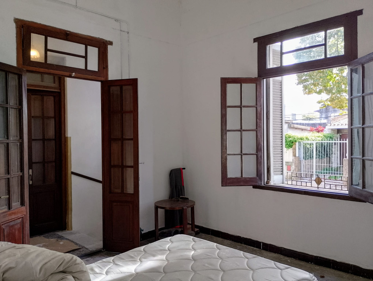 Casa ID.10050 - VENTA CASA EN PASO DE LAS DURANAS 2 DORMITORIOS 2 COCHERAS Y PARRILLERO!