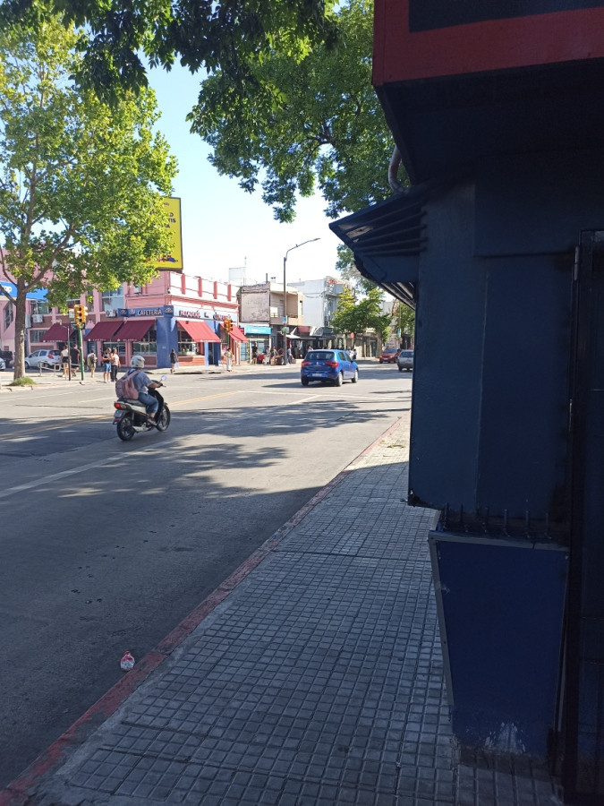 Casa ID.7838 - Hermosa Casa De Altos Con 4 Dorm y 2 Baños Con Balcón 