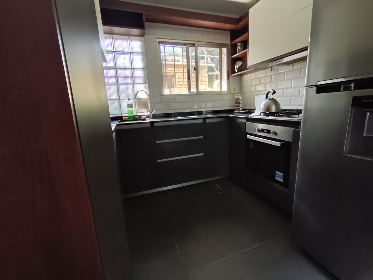Casa ID.12015 - Venta Casa Dúplex Excelente Estado Garaje En Jacinto Vera