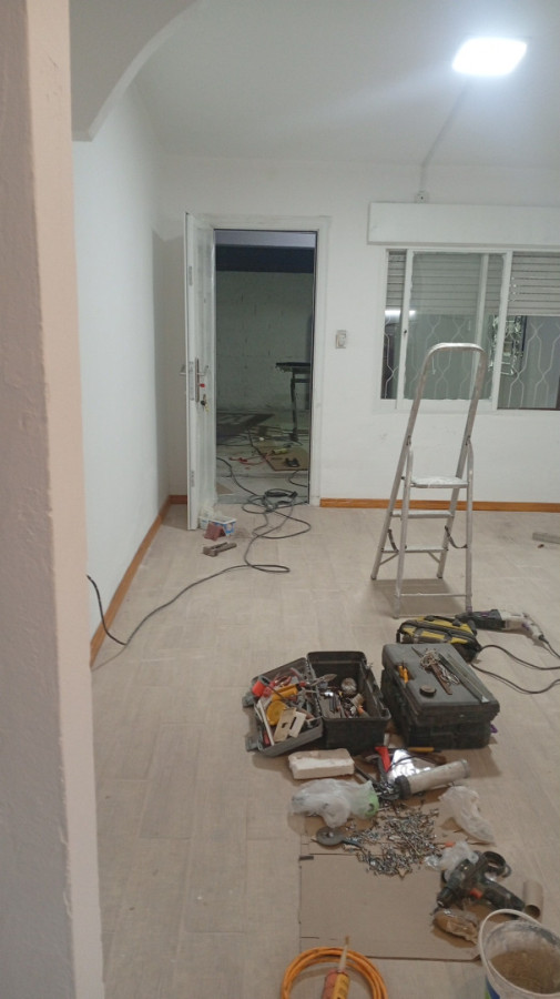 Casa ID.12713 - Alquiler De Casa 2 Dormitorios Con Patio Cochera Sin Gastos Comunes En La Teja