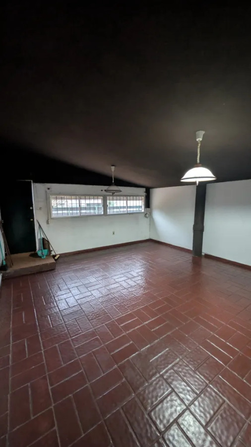 Casa ID.10660 - Alquiler Casa 2 Dormitorios 2 Baños Cochera En Puerto Buceo