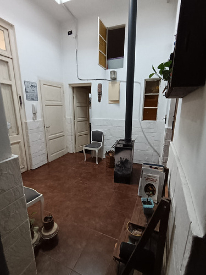 Casa ID.11273 - Venta Casa La Blanqueada 4 Cuartos Jardin Cochera Parrillero Horno Barro
