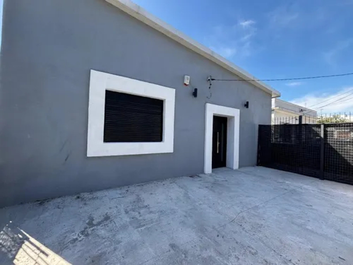 Casa ID.10570 - Hermosa Casa Con 2 Dorm Cochera Patio Con Parrillero