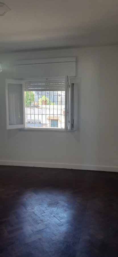 Casa ID.11060 - Alquiler Casa De Altos 2 Dormitorios Parrillero En Brazo Oriental