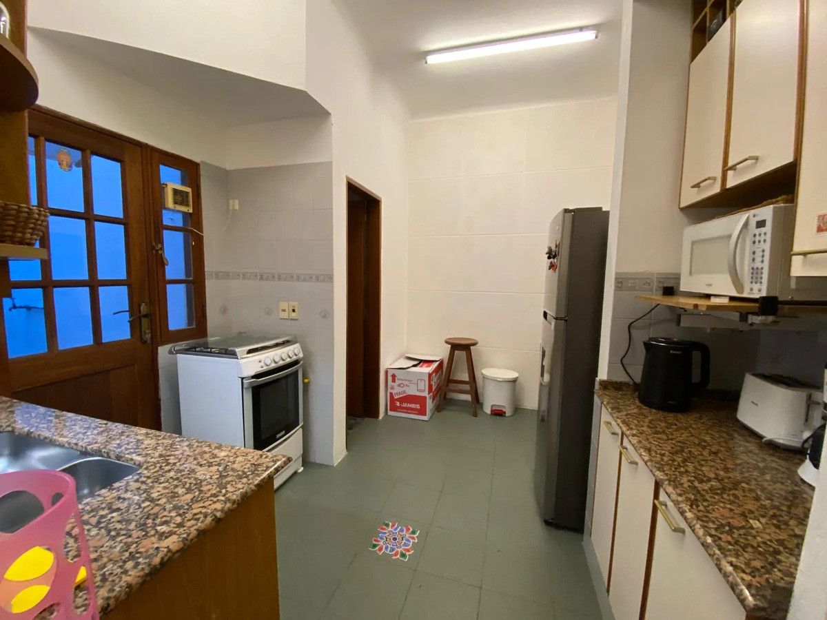 Casa ID.12575 - Alquiler Casa 2 Dormitorios 2 Baños Patio Sin Gastos Pocitos