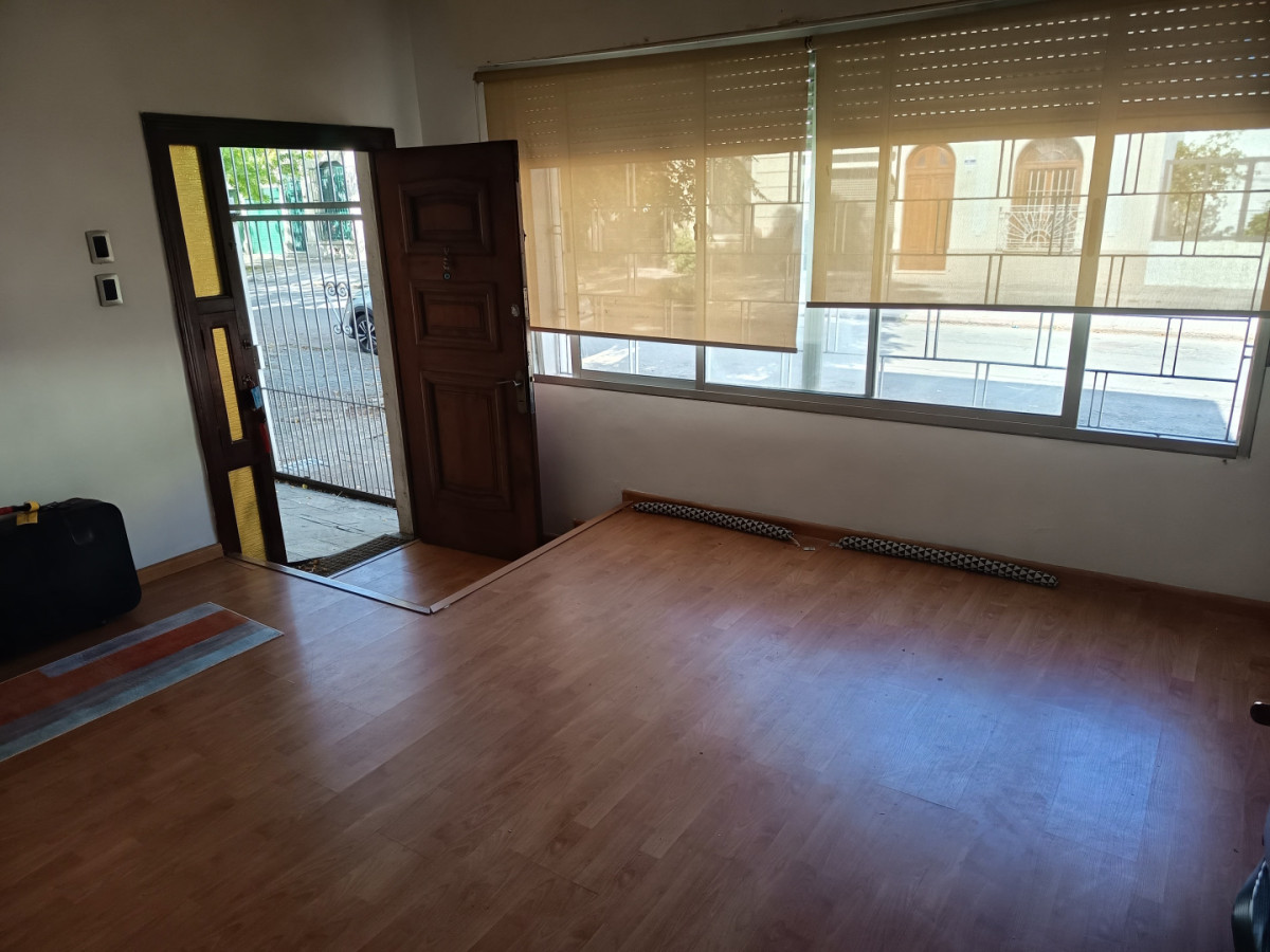 Casa ID.12015 - Venta Casa Dúplex Excelente Estado Garaje En Jacinto Vera