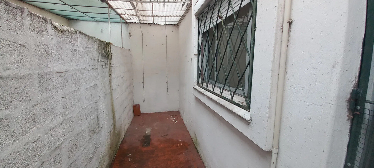Casa ID.13120 - Alquiler Casa De 2 Dormitorios Patio Con Cochera Al Frente Sin Gastos Comunes En Buceo