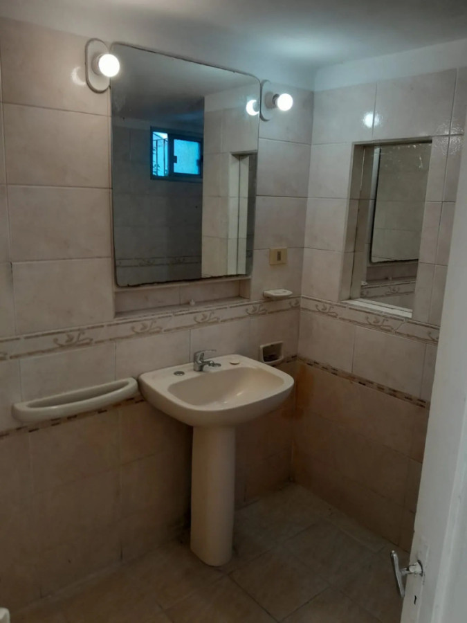 Casa ID.12638 - Alquiler Casa PH En Pleno Centro 4 Dormitorios 2 Baños