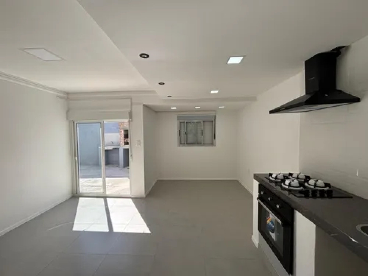 Casa ID.10570 - Hermosa Casa Con 2 Dorm Cochera Patio Con Parrillero