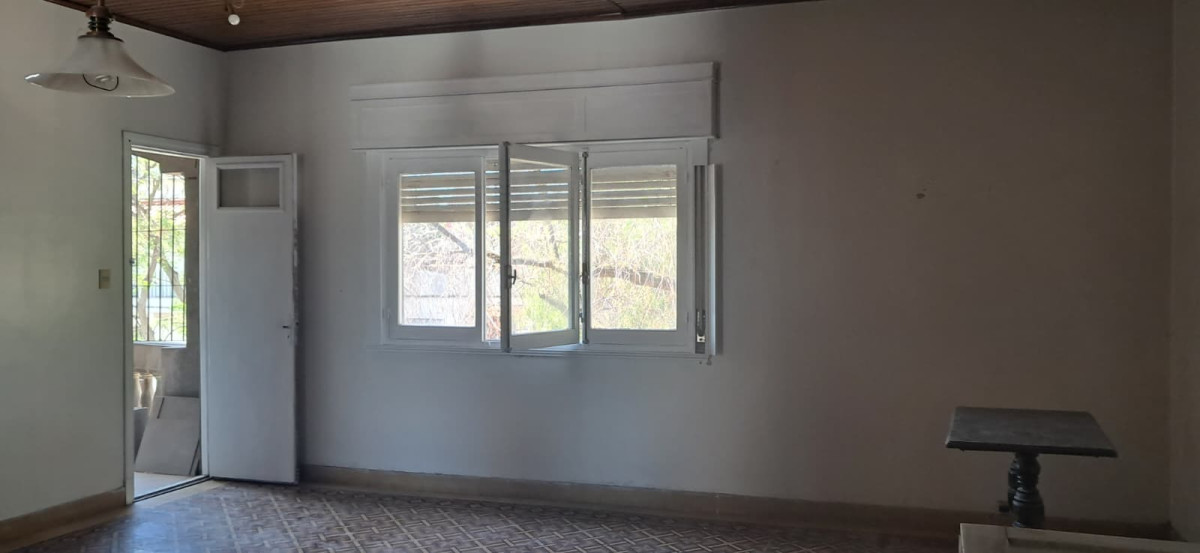 Casa ID.11060 - Alquiler Casa De Altos 2 Dormitorios Parrillero En Brazo Oriental