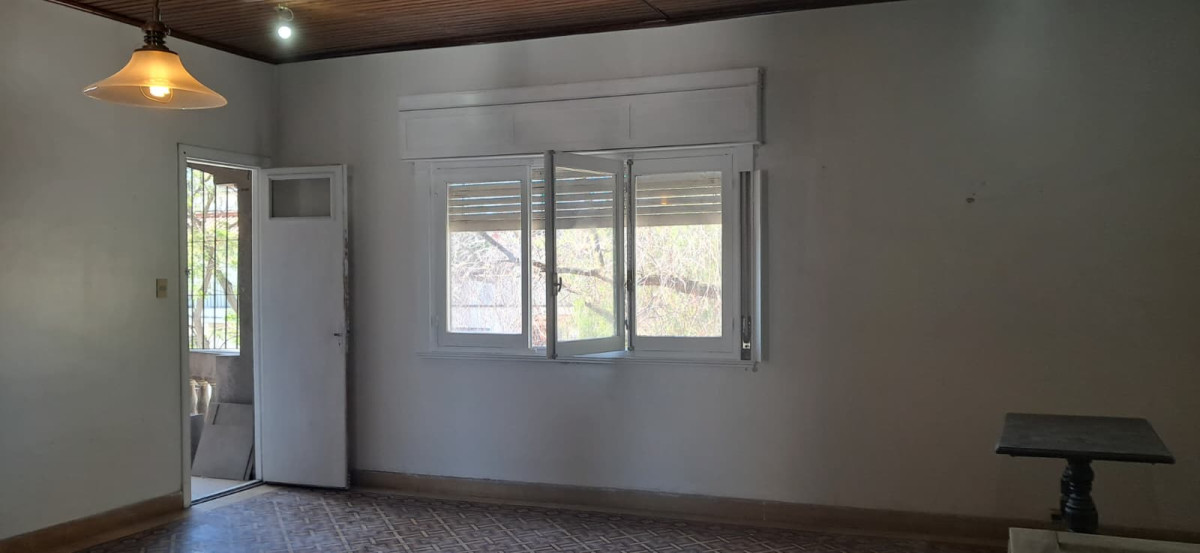 Casa ID.11060 - Alquiler Casa De Altos 2 Dormitorios Parrillero En Brazo Oriental